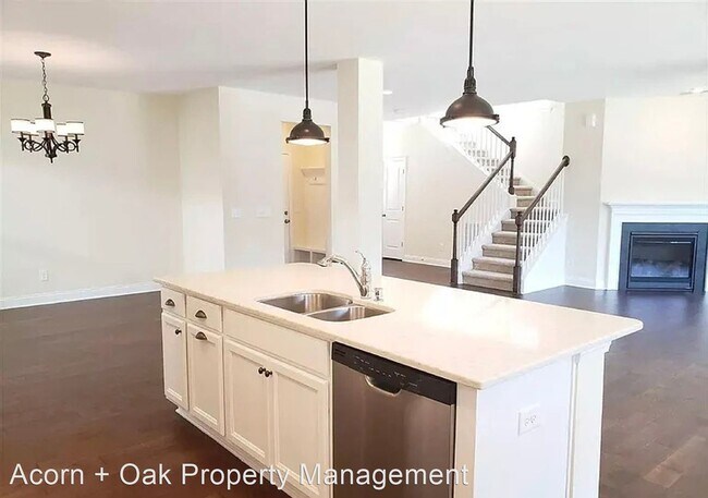 Building Photo - 4 br, 2.5 bath House - 221 Macy Grove Drive