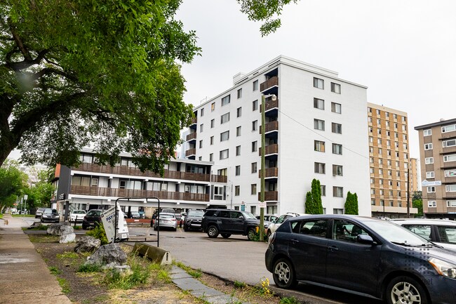 Photo du bâtiment - Downtown Edmonton Apartments