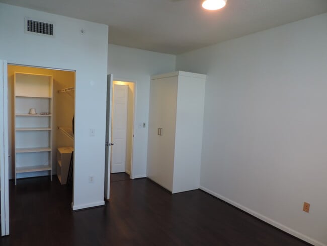 Building Photo - 651 Okeechobee Blvd