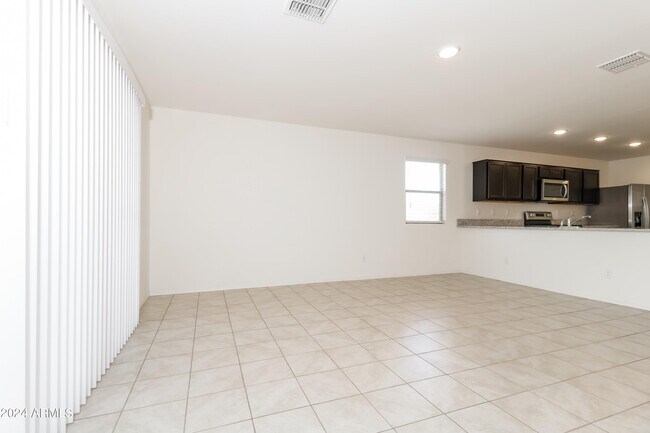 Foto del edificio - 25393 W Clanton Ave