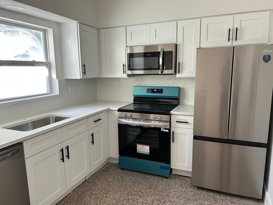 Foto del edificio - 2380 Madrid Ave