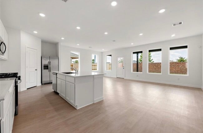 Building Photo - 3024 Avenida Sonoma Dr