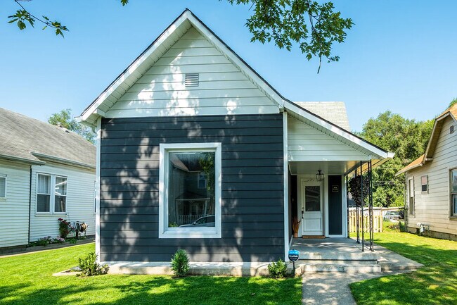 Foto del edificio - 844 River Ave