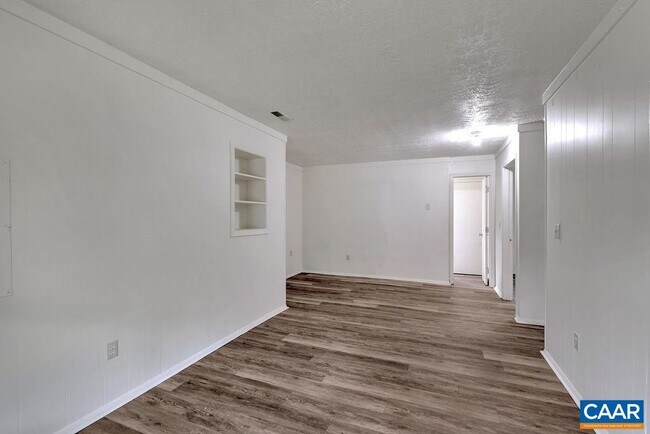 Foto del edificio - 1482 W River Rd