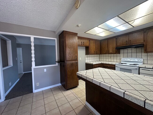 Foto del edificio - 1175 E Edison St