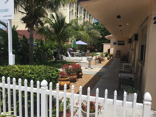 Building Photo - Elizabeth House Inn