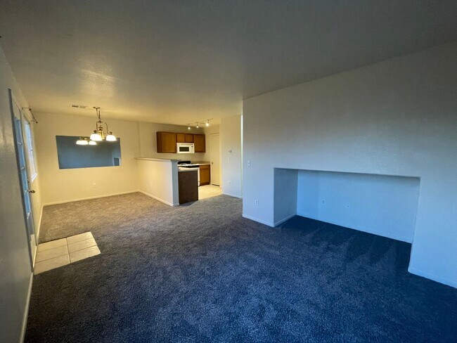 Foto del edificio - Great Sparks Townhouse!