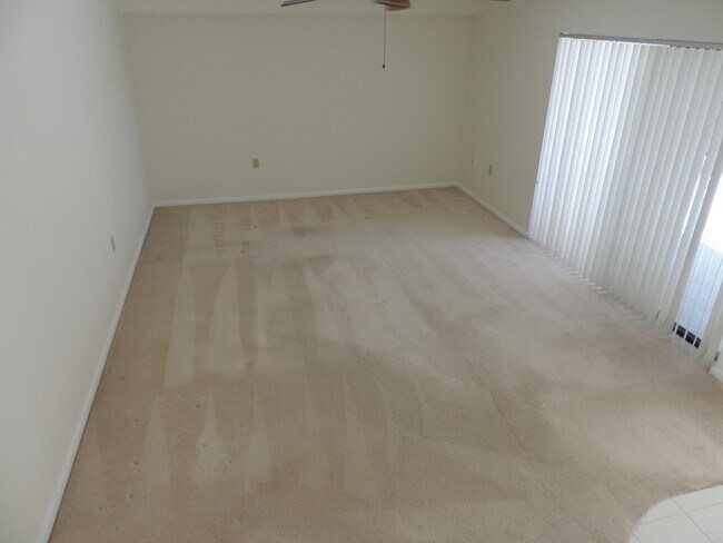 Building Photo - 1501 15th Ct