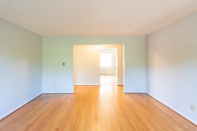 Building Photo - 4835 N Bolton Ave