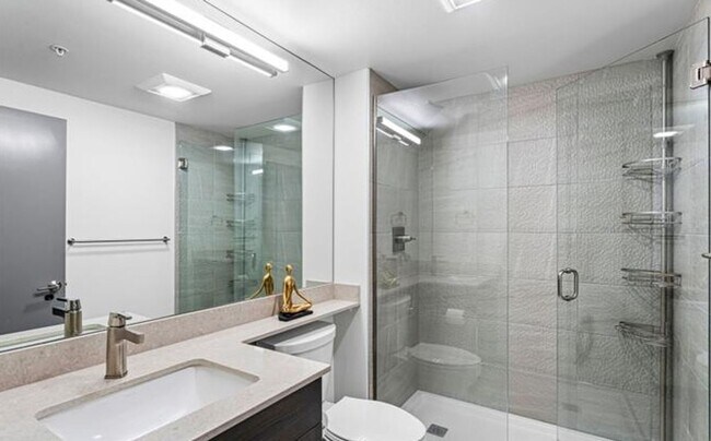 Foto del edificio - New New New Beautiful Totem Lake/Kirkland Condo for Rent!