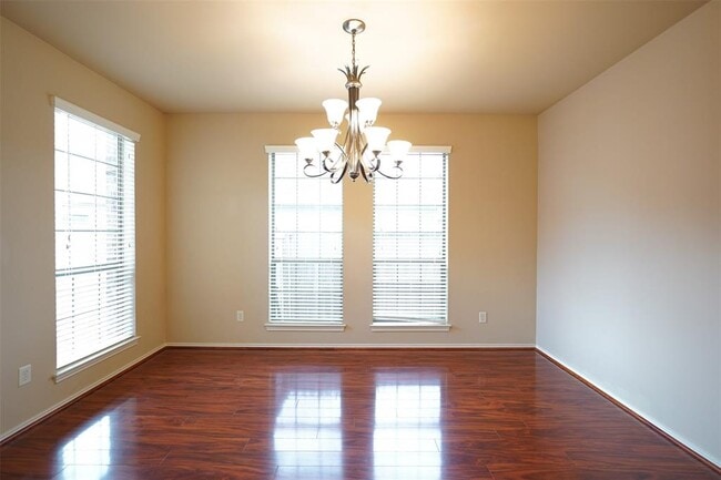 Building Photo - 27727 Amy Willow Ln