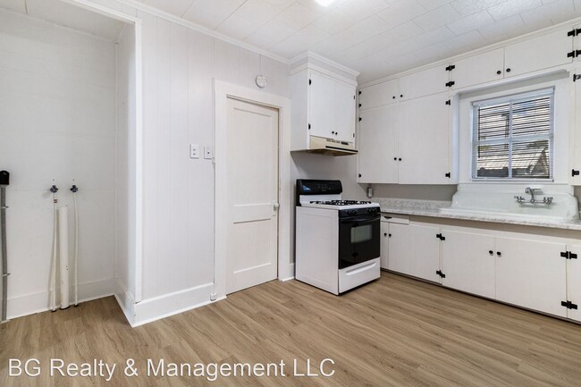 Building Photo - 2 br, 1 bath House - 1211 Victoria St