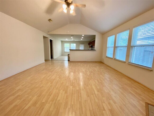 Foto del edificio - 9414 Glendown Ln