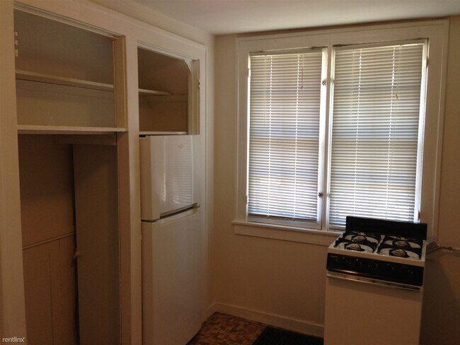 Building Photo - Studio, 1 bath  - 121 Madison Ave SE # 17