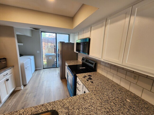 Photo - 9 Hickory Ct Townhome