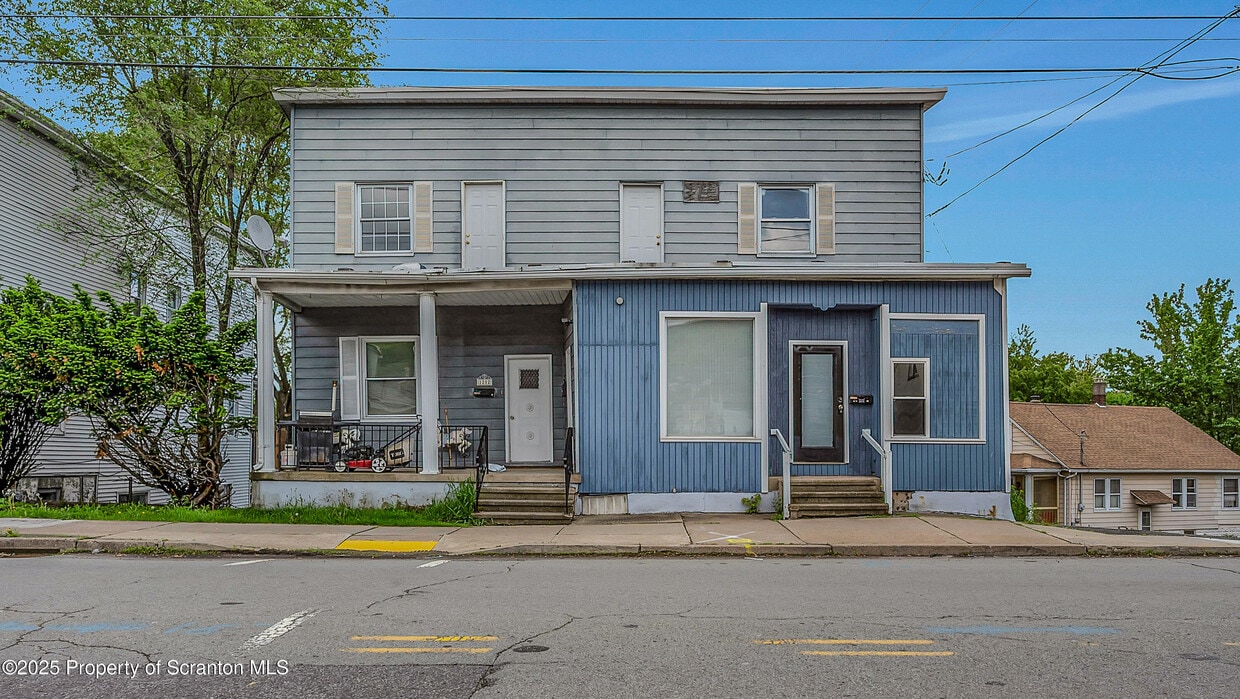 Primary Photo - 1200 Main St