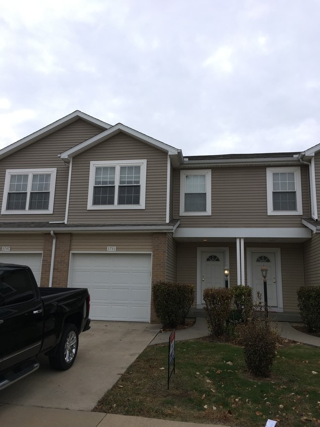 3751 Summer Sage Ct, Champaign, IL 61822 Townhome Rentals in