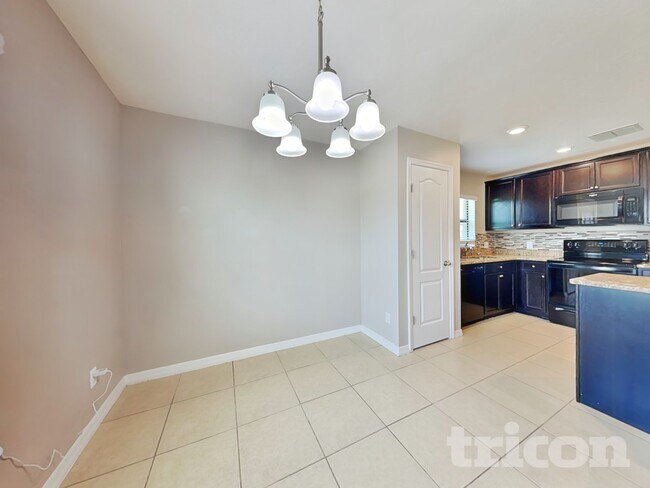 Foto del edificio - 1479 Swan Lake Cir