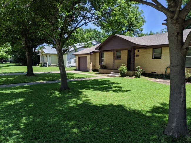 Foto del edificio - 1308 Fair Ave