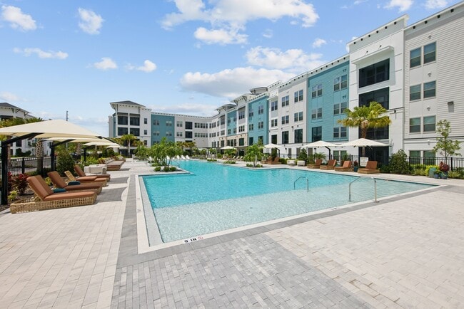 Building Photo - Paros Vineland
