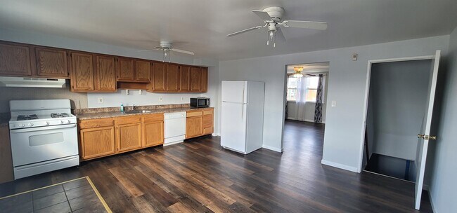 Building Photo - 8033 Stratman Rd