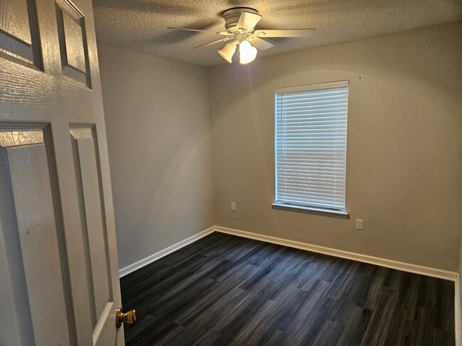 2nd bed room - 8121 Fieldside Dr W