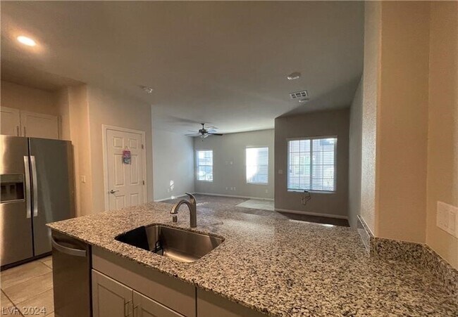 Foto del edificio - 7441 Sunray Point St