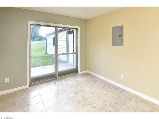 Foto del edificio - 25240 Sandhurst Rd