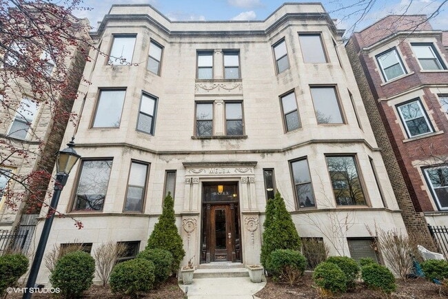 Photo - 4011 N Kenmore Ave Apartment