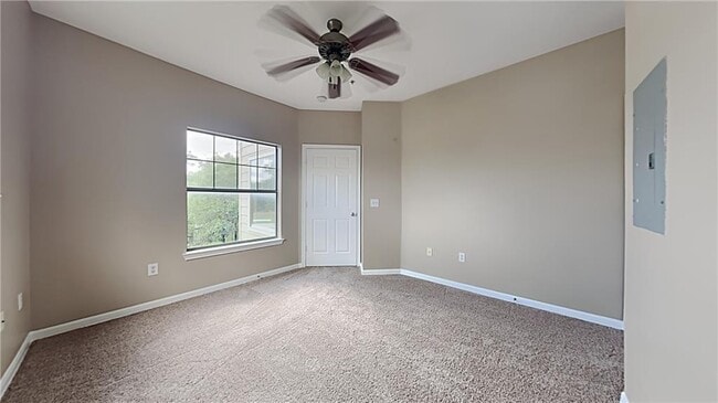 Foto del edificio - 2320 Gracy Farms Ln