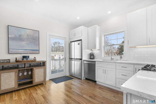 Building Photo - 12 Sandy Way