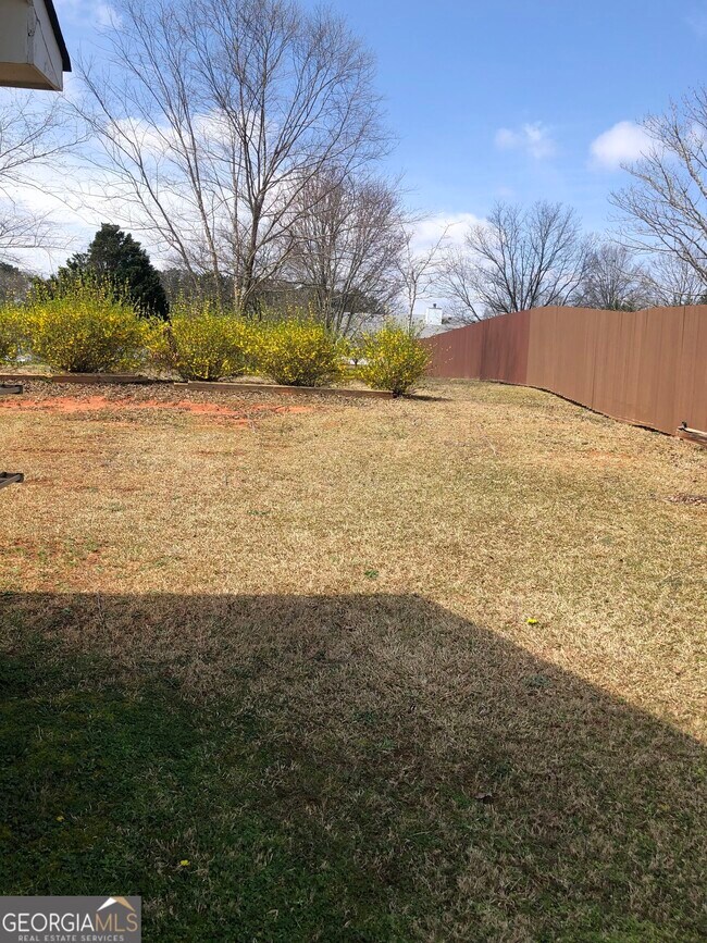 Building Photo - 75 Oak Wood Ln