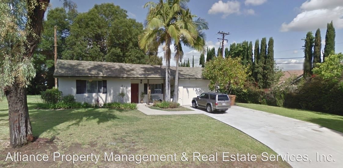 Primary Photo - 215 Altura Dr