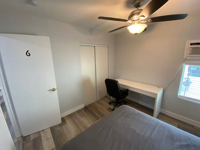 Building Photo - 4003 Cll Mirador