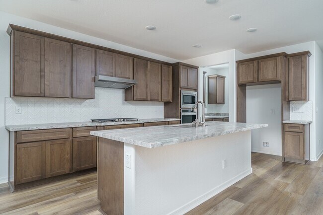 Building Photo - GREAT HOME IN ACTIVE ADULT COMMUNITY!