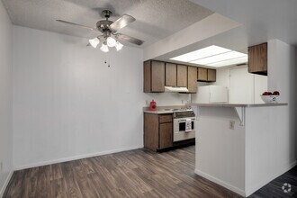 2BR, 2BA - 950SF - Garden Place