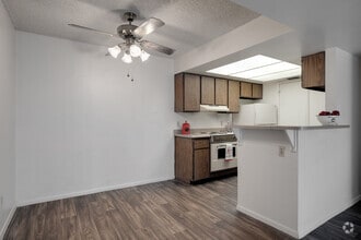 2BR, 2BA - 950SF - Garden Place