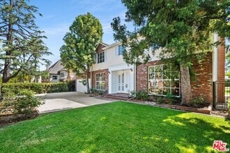 Building Photo - 517 Elm Dr