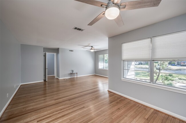 Foto del edificio - 3322 Elmridge St