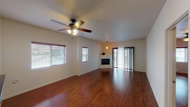 Foto del edificio - Perfect For Nursing Student - Beautiful Condo w/ Garage. Close To St. Vincents Hospital