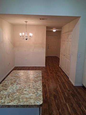 Foto del edificio - 8105 Chesham Dr