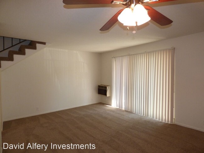 Building Photo - 5065 Thorne Dr