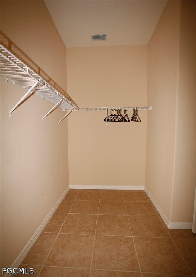 Building Photo - 11070 Esteban Dr
