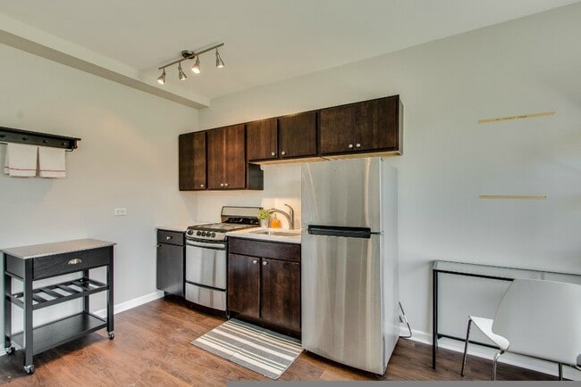 Foto del edificio - 1627 N Humboldt Blvd