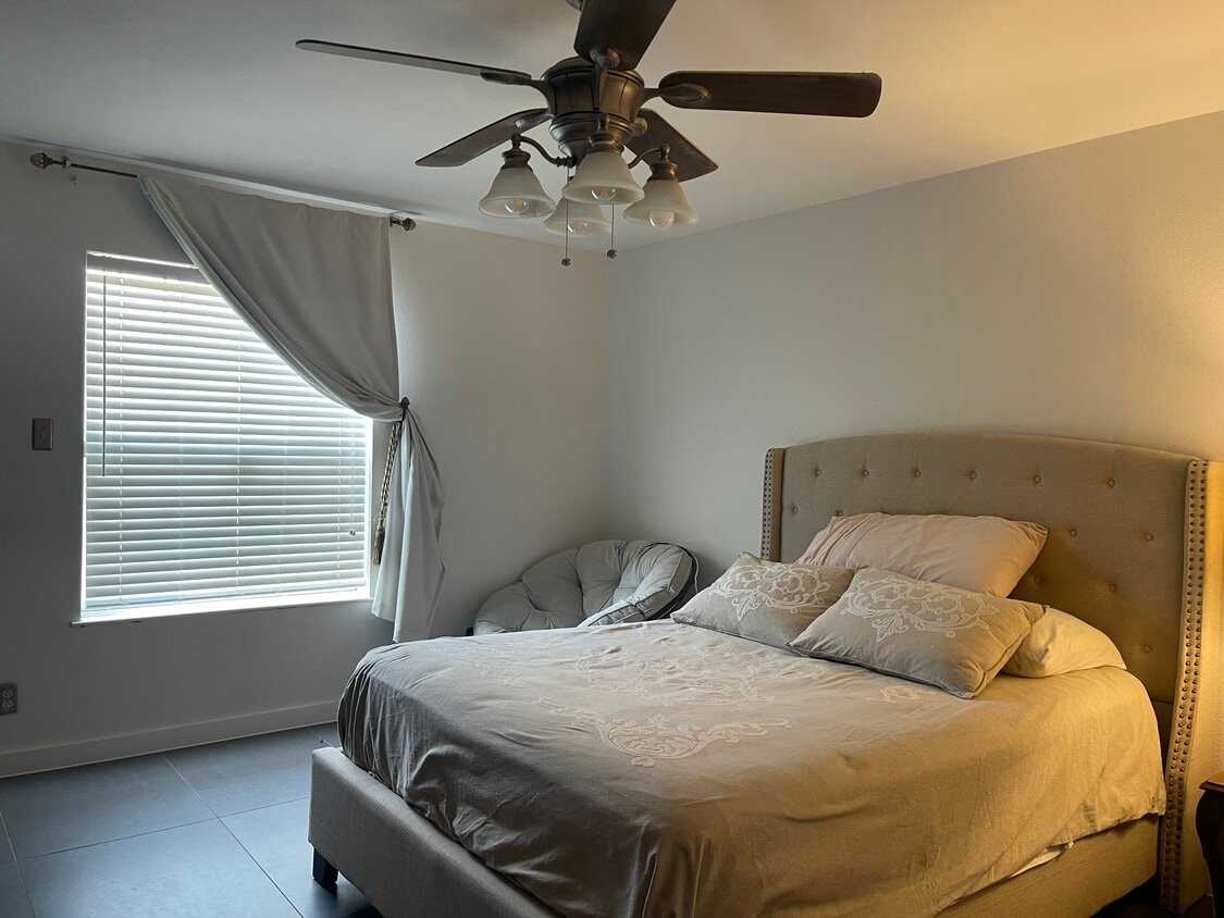 Foto principal - 2107 Snow Falls Dr