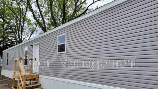 Building Photo - 900 N Curry Pike