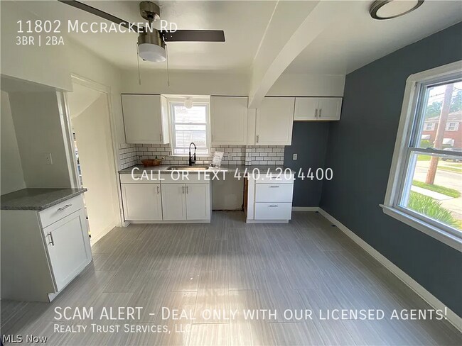 Building Photo - Cozy Cape cod 3 Bedroom 2 Bathroom