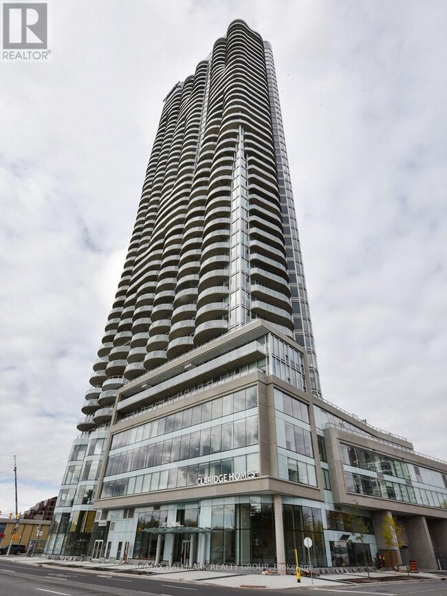 Building Photo - 805-805 Carling Ave