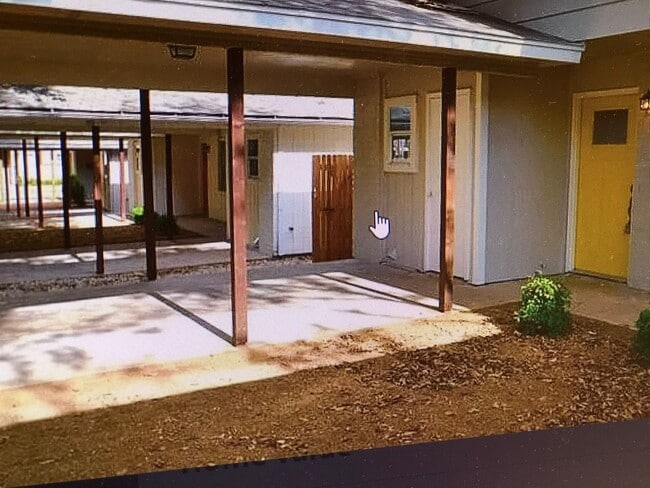 Photo - LIVINGSTON2709-11 Apartment