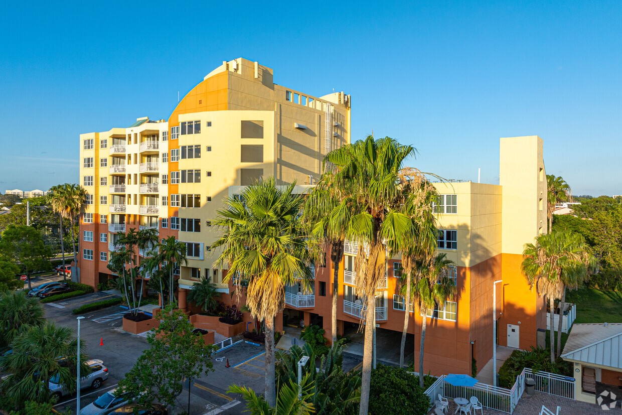 Building Photo - Vacation Village Sandpiper 1